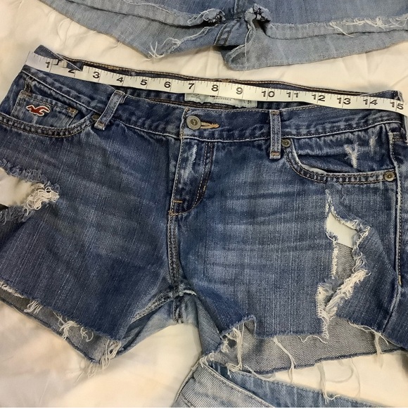 5 Pieces of Shorts Different Brand
Measurements are included all 5 the same size - Picture 4 of 7